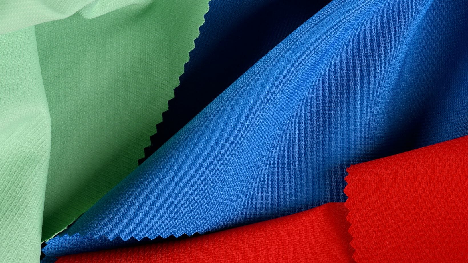 Is it Possible to Bleach Polyester? Here’s How Decorator Advice