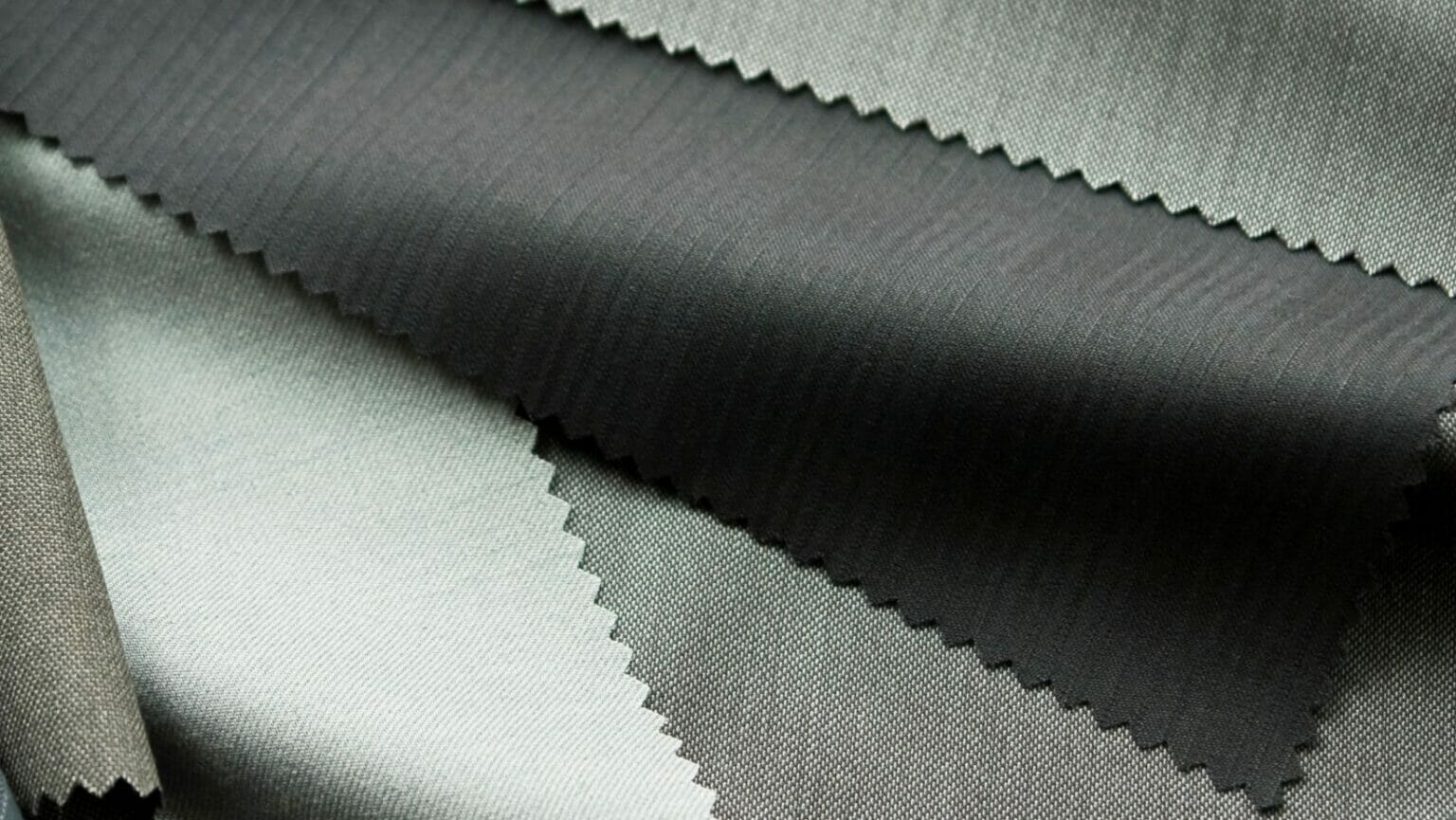 Is it Possible to Bleach Polyester? Here’s How Decorator Advice