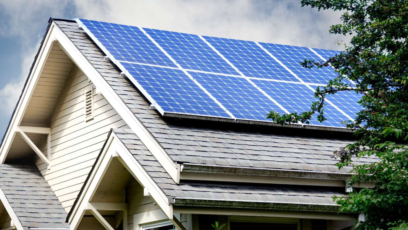 What are the Benefits of Going Solar in Your Home