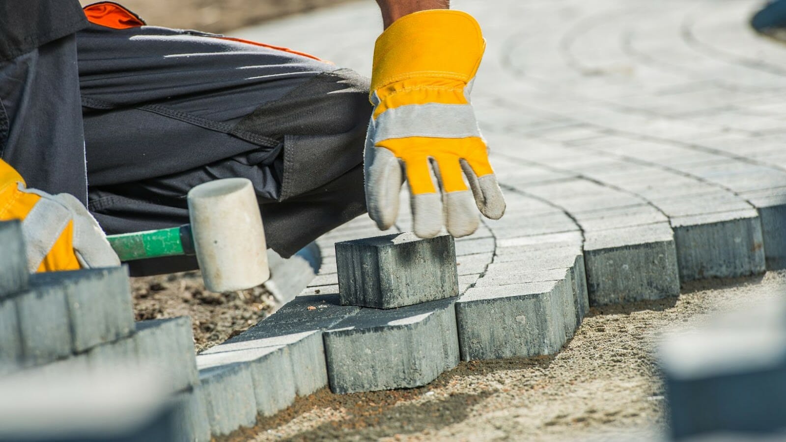 How to Choose Outdoor Paving Slabs