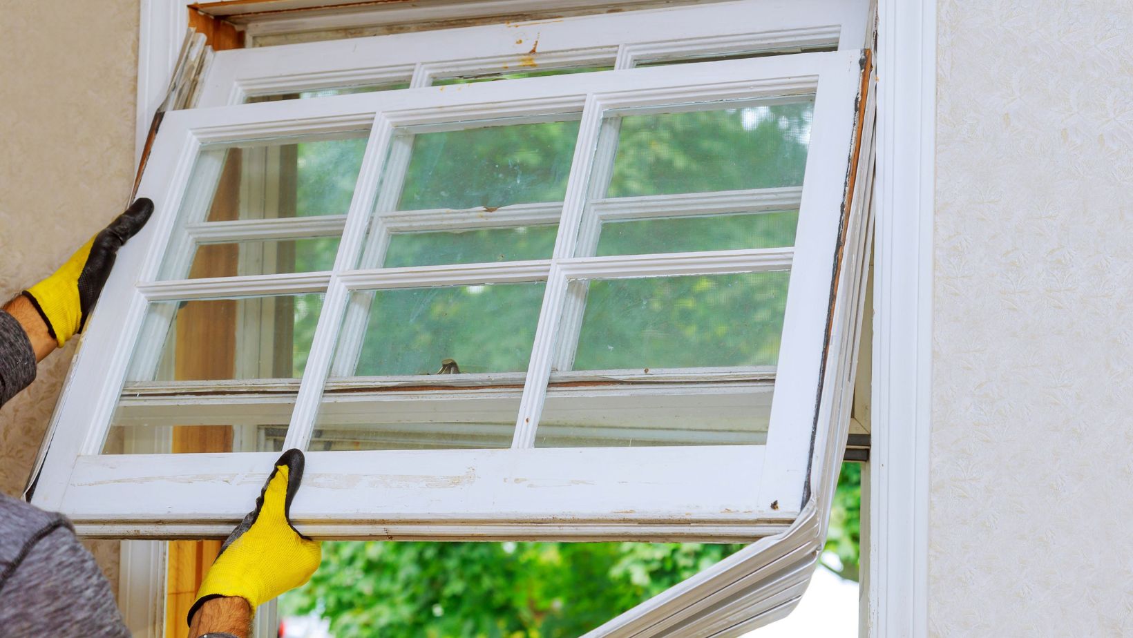10 signs it s time for a window replacement