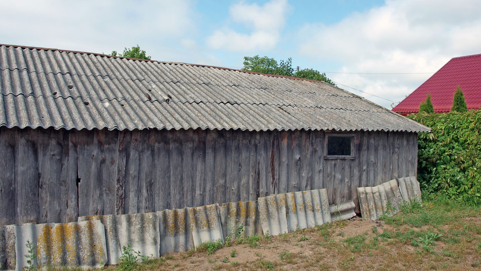 Common signs you need asbestos removal in toronto