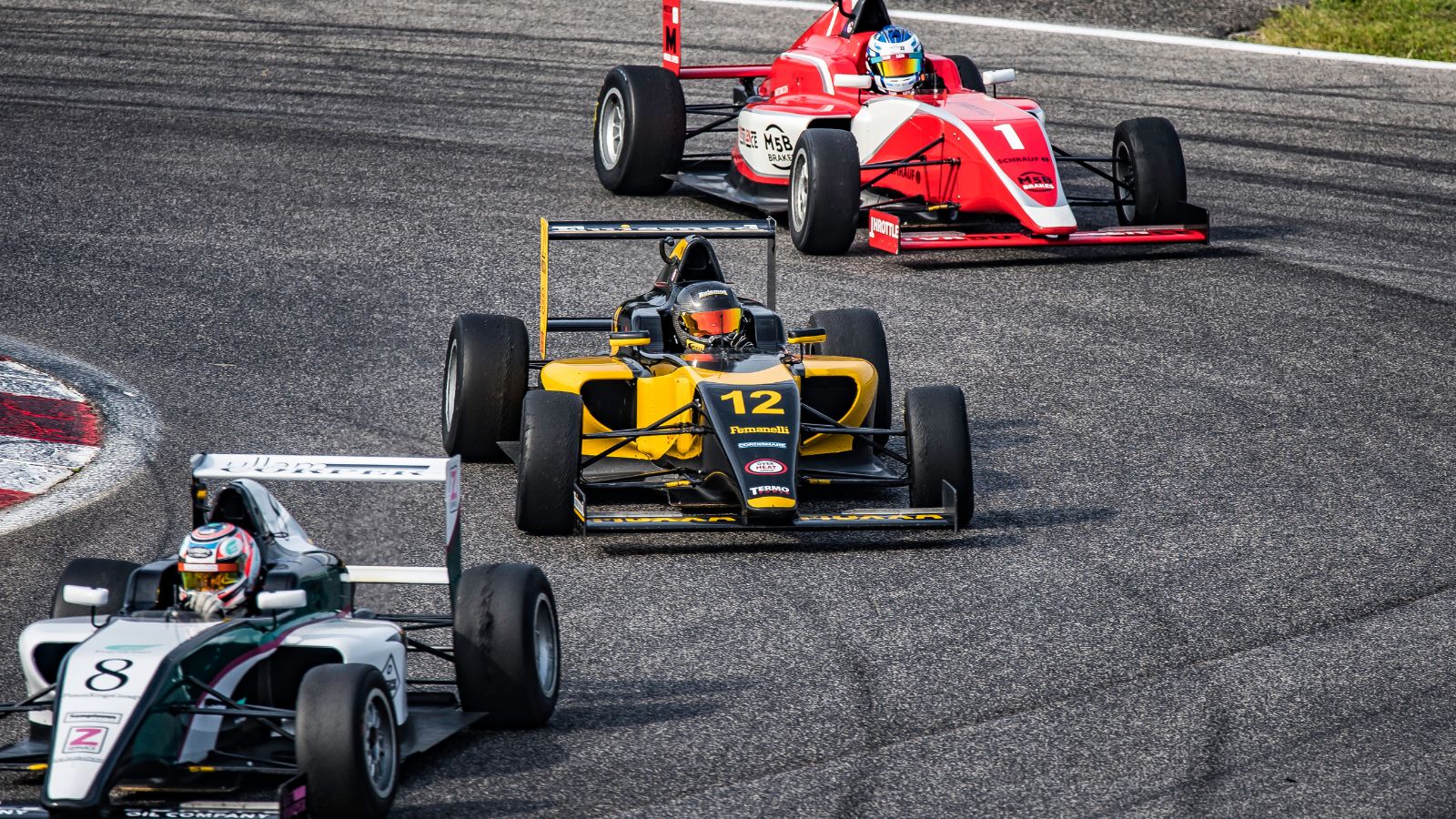 Turn your room into a high octane f1 racing lounge design tips ideas