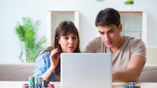 Social Casino Entertainment at Home: How Digital Play Is Changing Modern Leisure
